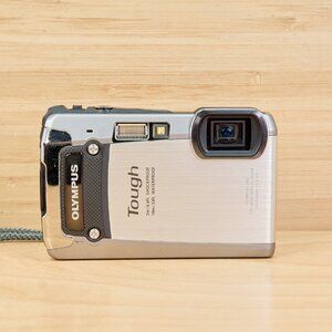 Olympus Tough TG-820 Digital Camera Silver 12MP 5x Zoom Waterproof Tested